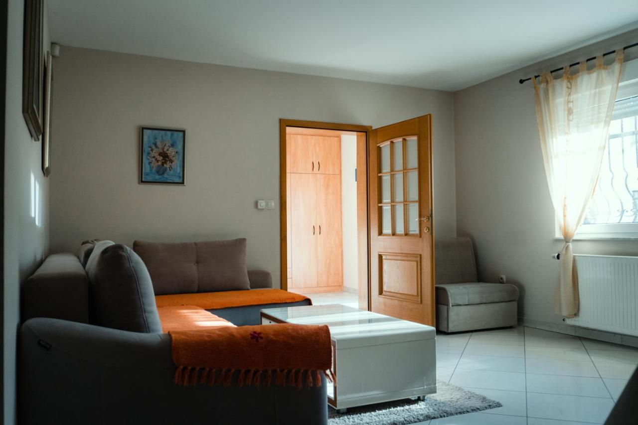Holiday Home Rozic - Villa With Private Seasonal Heated Pool โมสตาร์ ภายนอก รูปภาพ