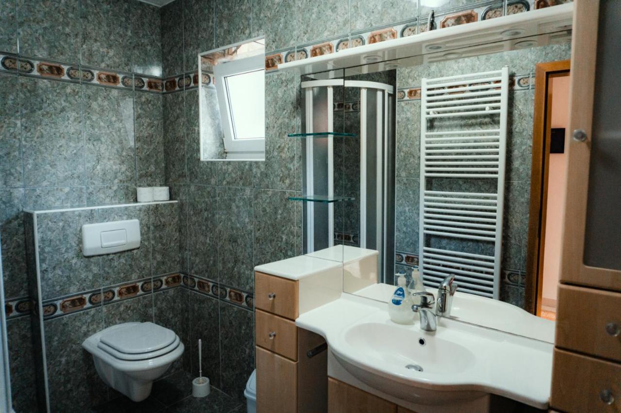 Holiday Home Rozic - Villa With Private Seasonal Heated Pool โมสตาร์ ภายนอก รูปภาพ