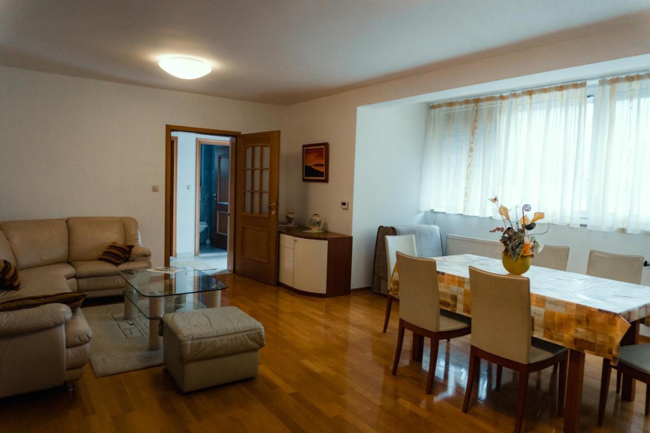 Holiday Home Rozic - Villa With Private Seasonal Heated Pool โมสตาร์ ภายนอก รูปภาพ
