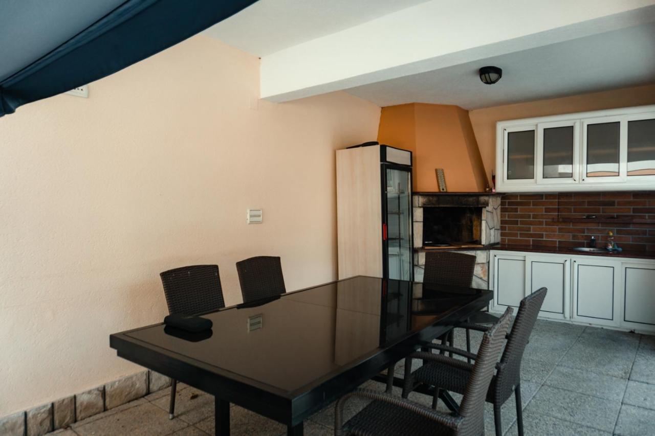 Holiday Home Rozic - Villa With Private Seasonal Heated Pool โมสตาร์ ภายนอก รูปภาพ
